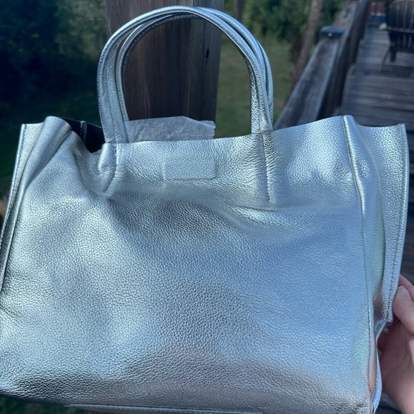 New! Ampersand as Apostrophe Silver Tote Bag with long strap. Sold out! - Picture 4 of 9